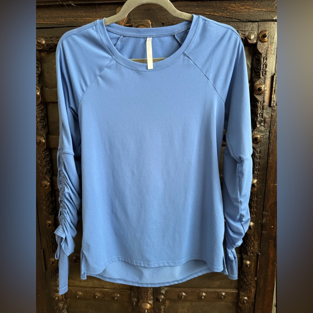 Fabletics Blue Ruched Long sleeve Shirt